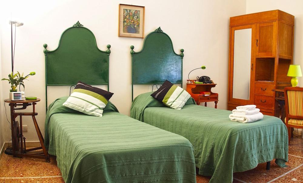 Bed & Breakfast 2 Passi Da 2*