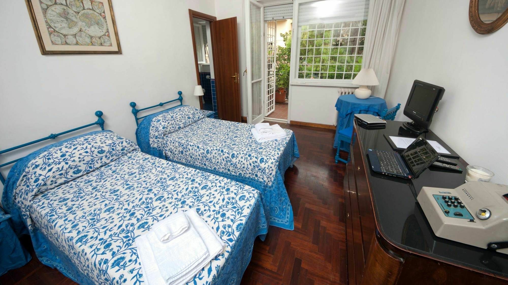 2 Passi Da Bed & Breakfast 2*